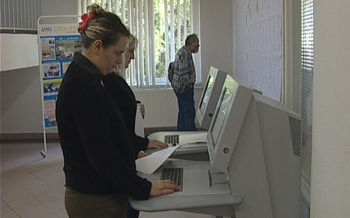 NEZAMĚSTNANÝCH UBYLO