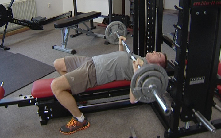 HASIČI ZÍSKALI MULTIFUNKČNÍ POSILOVACÍ STROJ