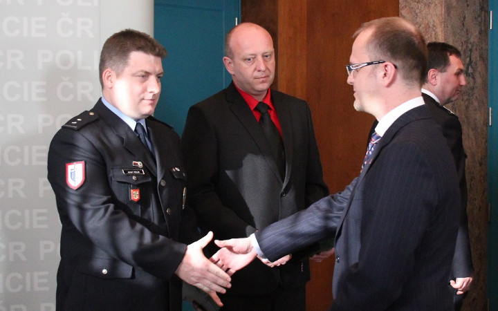 MEDAILE ZA STATEČNOST ZÍSKALO PĚT POLICISTŮ