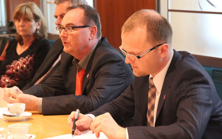 NEMOCNICE JSOU V LEPŠÍ EKONOMICKÉ KONDICI, ZAZNĚLO NA TRIPARTITĚ