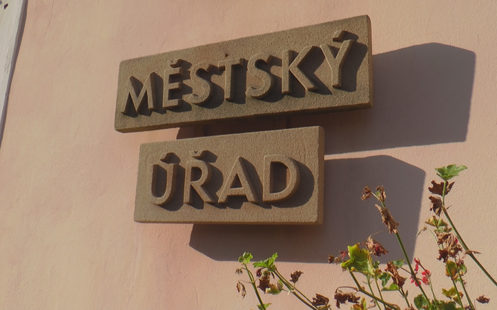 POVOLEBNÍ JEDNÁNÍ POKRAČUJÍ