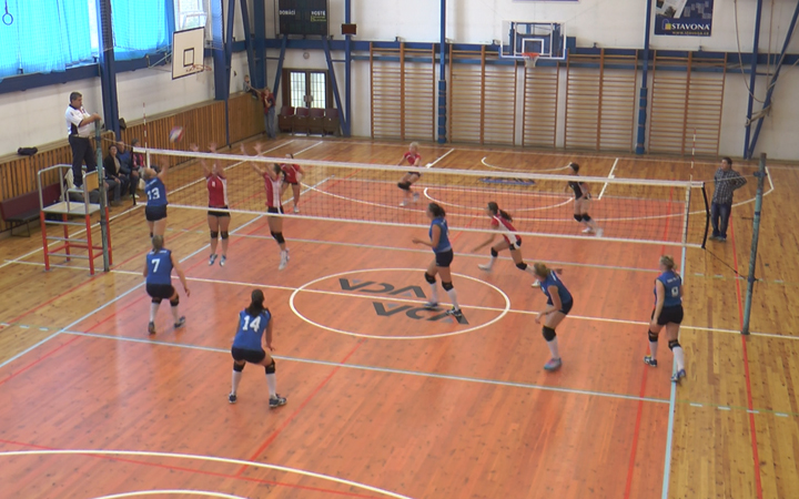 VOLEJBALISTKY HRÁLY PROTI ČERVENÉMU KOSTELCI
