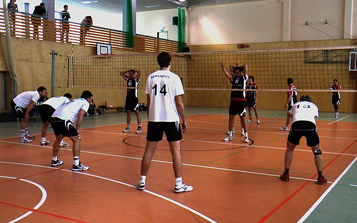 VOLEJBALISTÉ KERHARTIC PORAZILI LETOHRAD