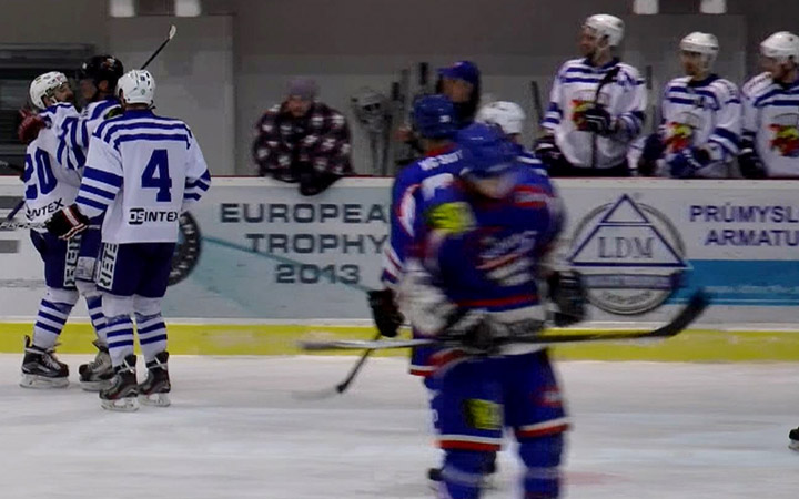 ŠLÁGR KRAJSKÉ HOKEJOVÉ LIGY OVLÁDLI KOHOUTI, NA LÍDRA ZTRÁCÍ BOD