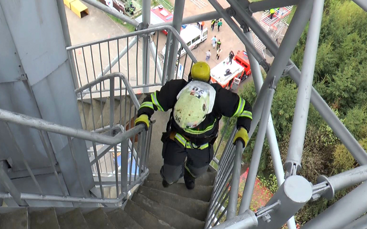 ROZHLEDNA ANDRLŮV CHLUM PO ROCE OPĚT PATŘILA HASIČŮM