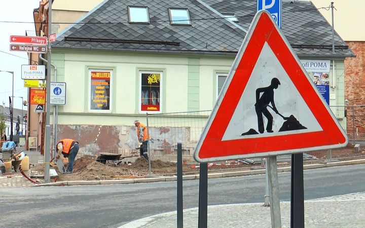 ULICE TGM STAVEBNĚ DOKONČENA, NA NOVOU FONTÁNU SE BUDE ČEKAT