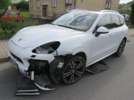 ŠKODOVKA SE STŘETLA S PORSCHEM
