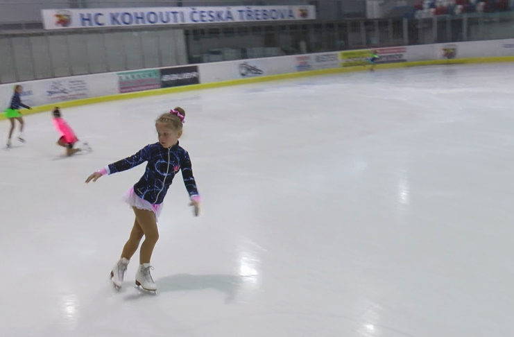 “ČESKOTŘEBOVSKÁ PIRUETA” PŘILÁKALA TÉMĚŘ STOVKU KRASOBRUSLAŘEK