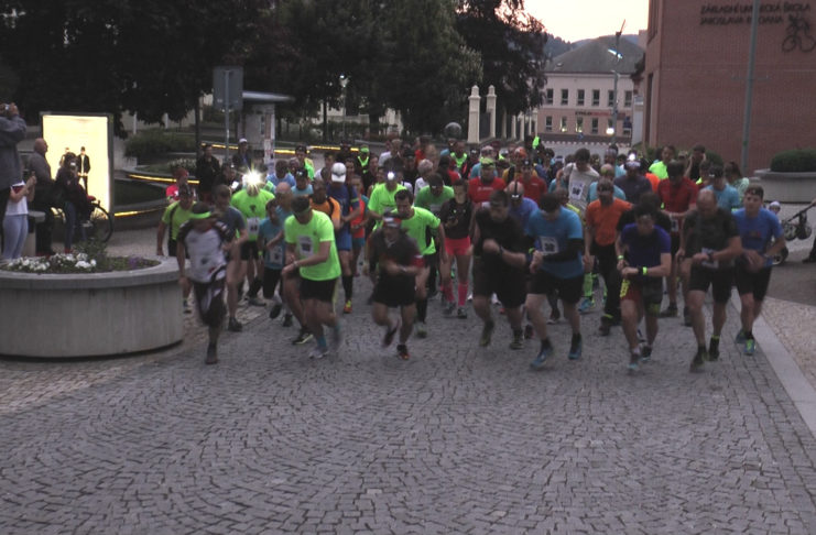 NOČNÍ PŮLMARATON OVLÁDLI JAN FÁTOR A TEREZA KALOUSOVÁ