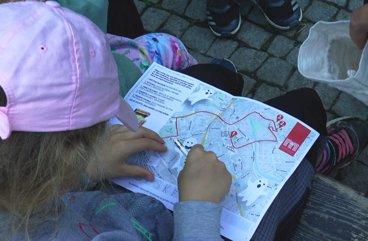 DĚTI PUTOVALY ZA POKLADEM A PLNILY ÚKOLY OD TAJEMNÝCH BYTOSTÍ