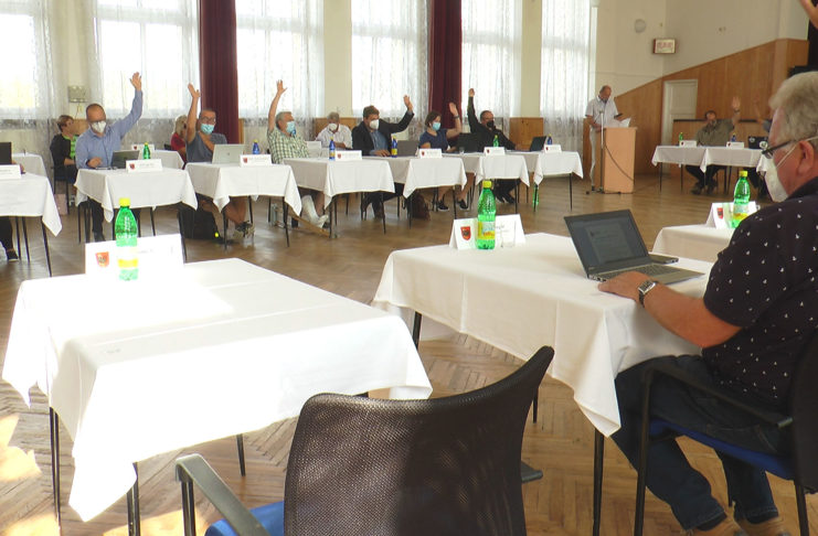 ZASTUPITELÉ SE ZABÝVALI MAJETKOVÝMI ZÁLEŽITOSTMI A NAKLÁDÁNÍM S ODPADY