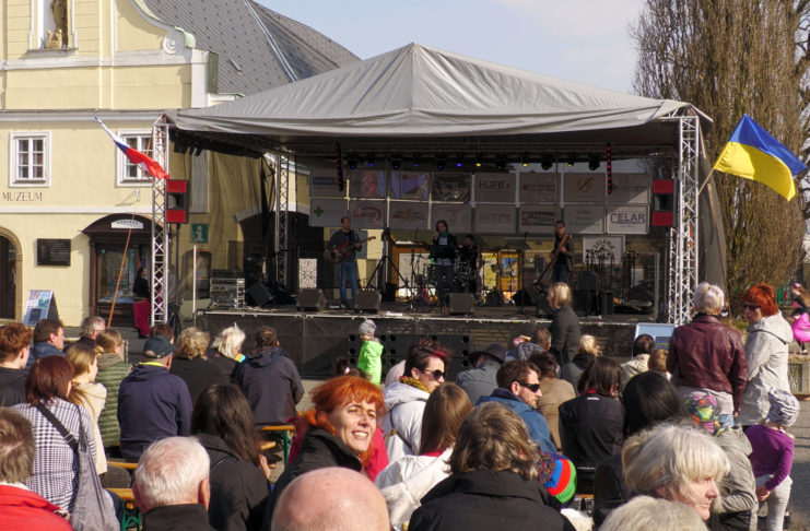 V RÁMCI BENEFICE PRO UKRAJINU SE VYBRALO TÉMĚŘ 110 TISÍC KORUN