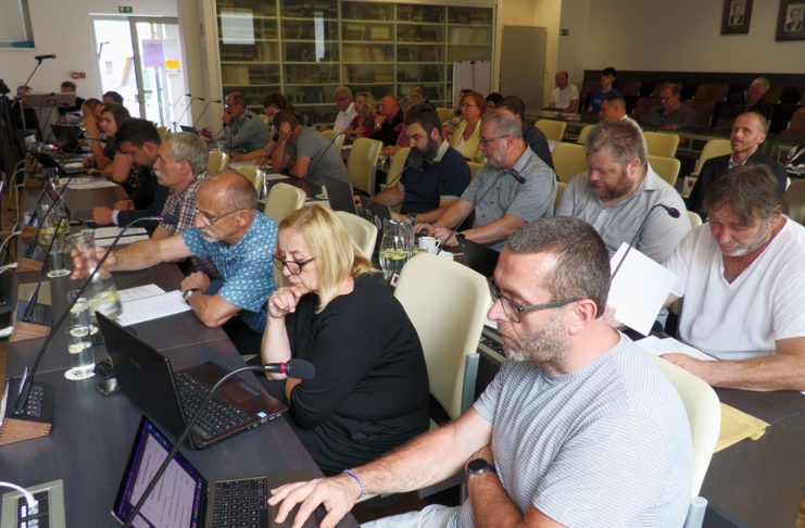 ZASTUPITELÉ SCHVÁLILI HOSPODAŘENÍ ZA LOŇSKÝ ROK, ROZDĚLILI I DOTACE