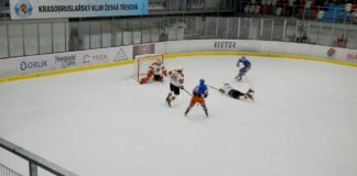 Derby na ledě: Lokomotiva bojovala, ale body bere Litomyšl po dramatu v prodloužení