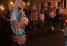 Česká Třebová obnovila stoletou tradici mikulášského průvodu s lidovými maskami