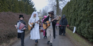Knapovec se proměnil v rej masek a muziky: masopust slaví třetí ročník a stává se tradicí