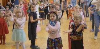 Sokolovna Na Skále ožila dětskými maskami a smíchem, Šibřinky opět bodovaly