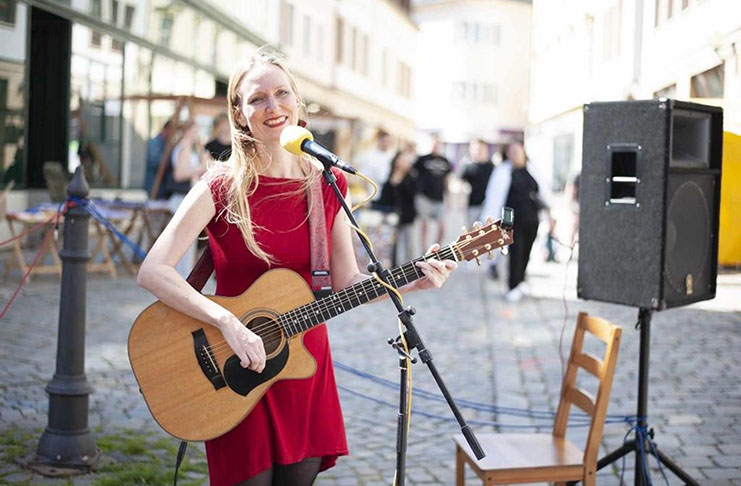 Eva Blondýna Suková – Ženy písničkářky