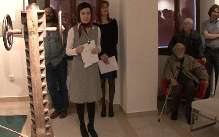 VIDEO: JAN STEKLÍK VYSTAVUJE V ČESKÉ TŘEBOVÉ