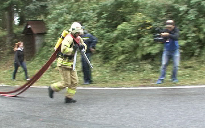 VIDEO: POVĚST NEJTVRDŠÍHO HASIČE POTVRDIL
