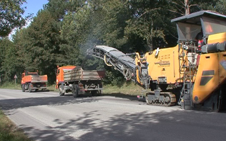 LETOS SE DAŘÍ REKORDNĚ OPRAVOVAT SILNICE, KRAJ MÁ ZÁSOBU PROJEKTŮ