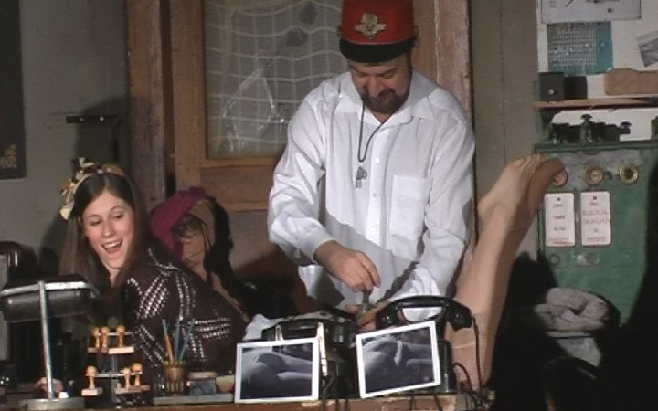 OSTŘE SLEDOVANÉ VLAKY V ROŠKOTOVĚ DIVADLE