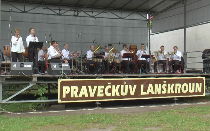 DECHOVKY VZDALY POCTU JINDŘICHU PRAVEČKOVI