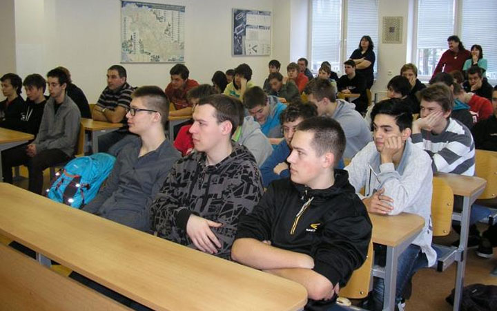 PREVENTIVNÍ SETKÁNÍ S DOSPÍVAJÍCÍMI