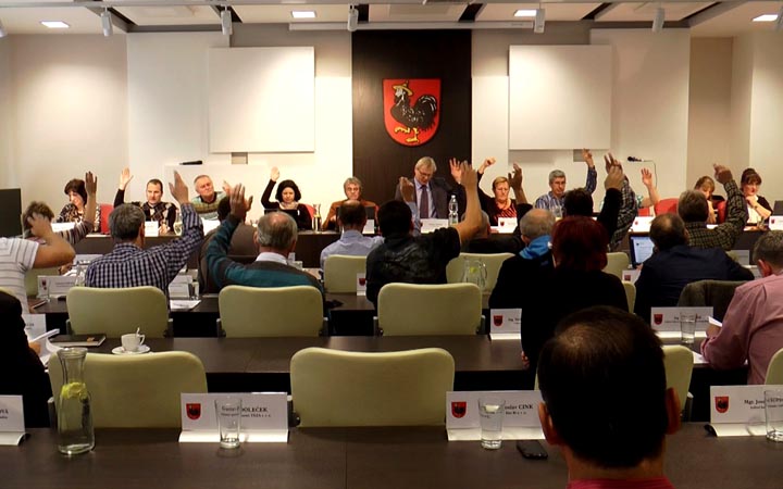 ZASTUPITELÉ SE ZABÝVALI MAJETKOVÝMI A DALŠÍMI ZÁLEŽITOSTMI