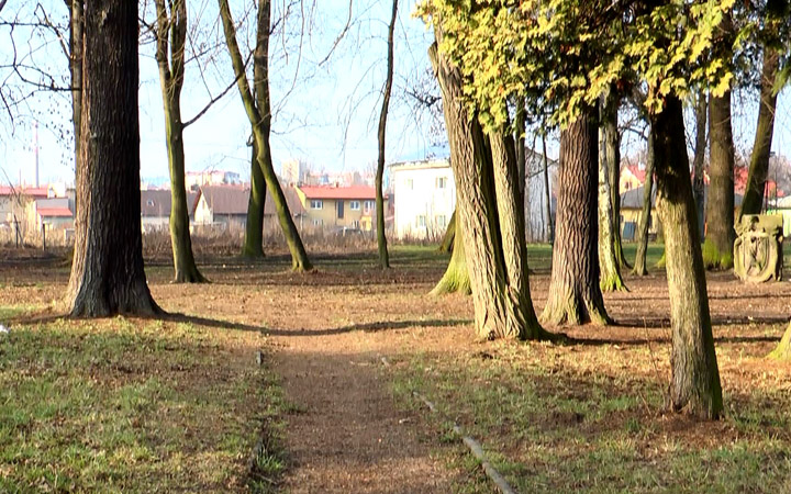 PRACUJE SE NA PROMĚNĚ CENTRÁLNÍHO PARKU V HYLVÁTECH
