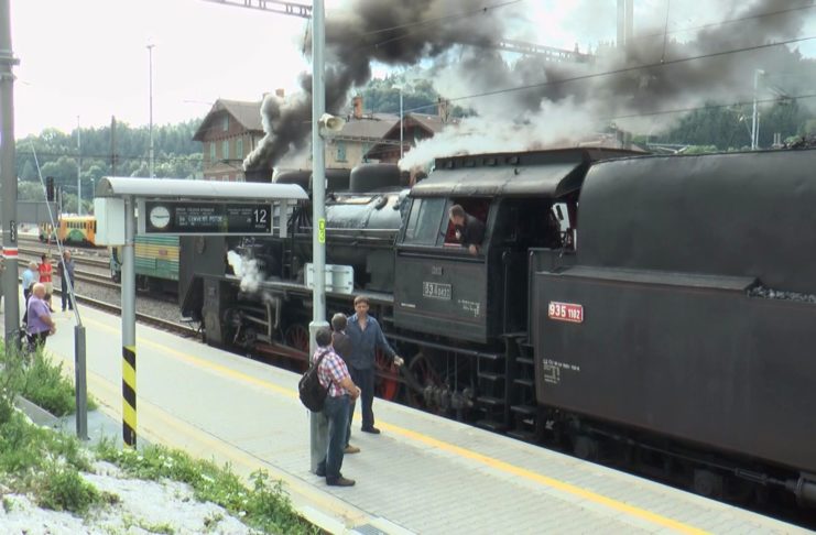 ZAČALY PRAVIDELNÉ JÍZDY PARNÍHO VLAKU NA KRÁLICKO