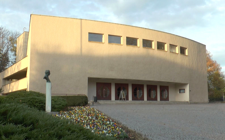 ROŠKOTOVO DIVADLO BYLO OTEVŘENO PŘED OSMDESÁTI LETY