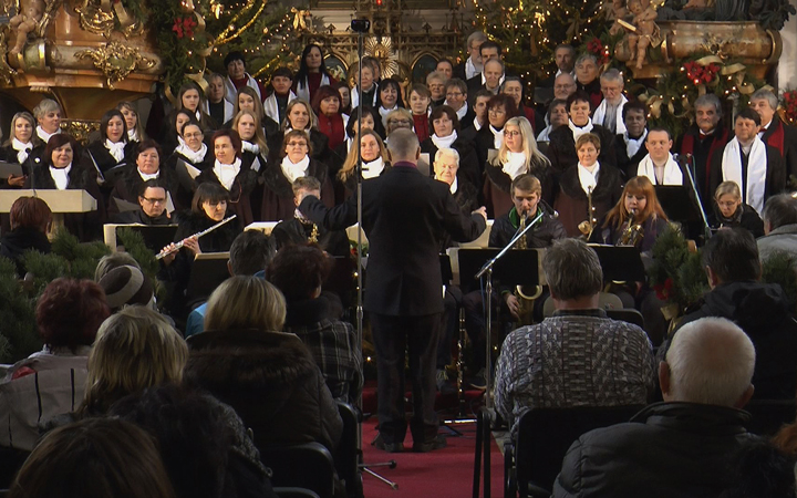 JAZZOVÁ MŠE PŘILÁKALA DO KOSTELA SV. VÁCLAVA MNOHO DIVÁKŮ