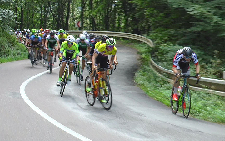 PŘI PRVNÍ ETAPĚ CYKLOZÁVODU JUNIORŮ ZASAHOVALA LETECKÁ ZÁCHRANNÁ SLUŽBA