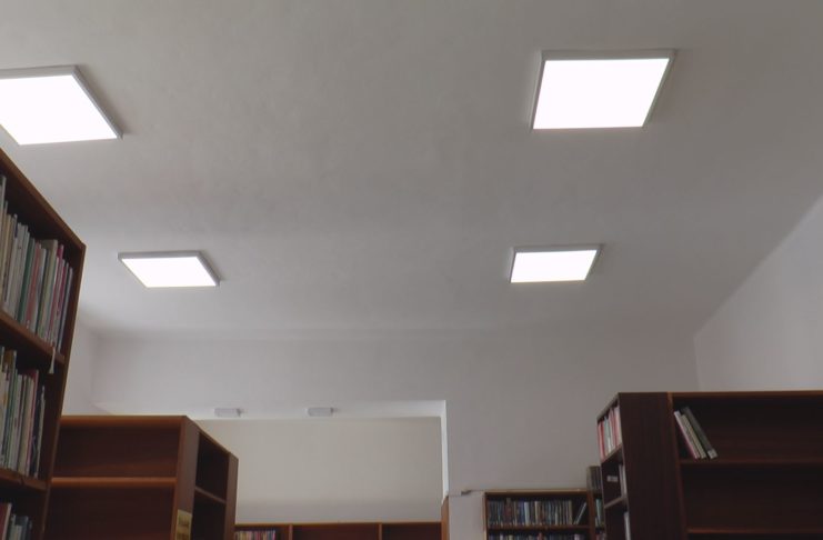 ODDĚLENÍ PRO DOSPĚLÉ ČTENÁŘE PROŠLO REKONSTRUKCÍ STROPU