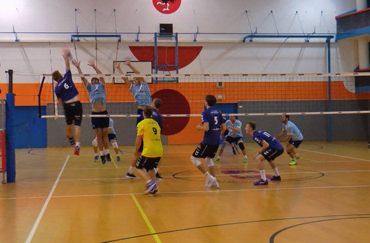 DOMÁCÍ VOLEJBALISTÉ UKOŘISTILI VÝHRU NAD OLOMOUCKEM V OBOU UTKÁNÍCH