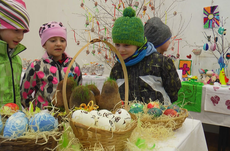 TRADIČNÍ VÝSTAVA ČČK PŘIPOMNĚLA BLÍŽÍCÍ SE VELIKONOCE