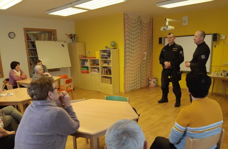 OSOBNÍ BEZPEČÍ A SEBEOBRANA SENIORŮ