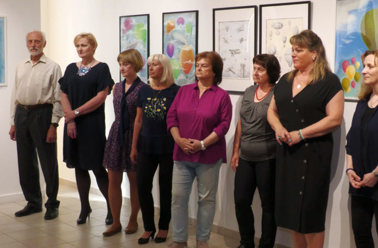VERNISÁŽ OTEVŘELA VÝSTAVU MÍSTNÍ VÝTVARNÉ SKUPINY MAXMILIÁN