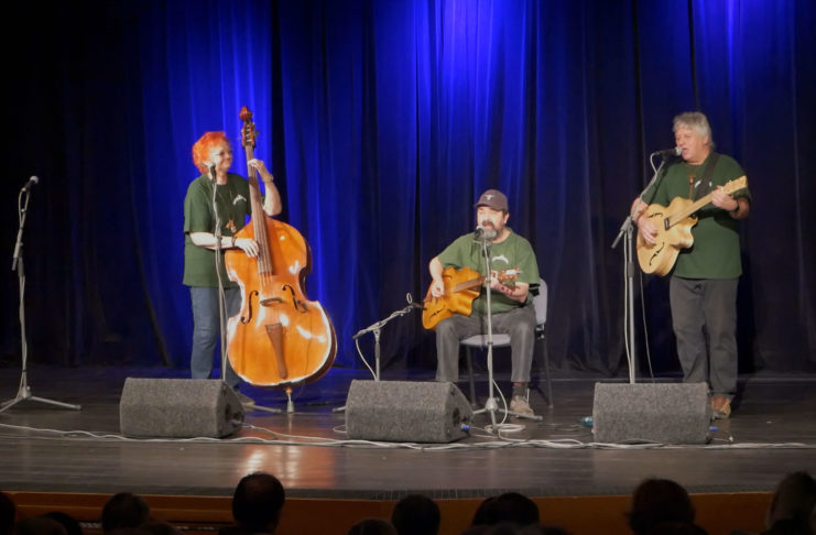 V MÍSTNÍ MALÉ SCÉNĚ SE SEŠLI TRAMPSKÉ A FOLKOVÉ LEGENDY