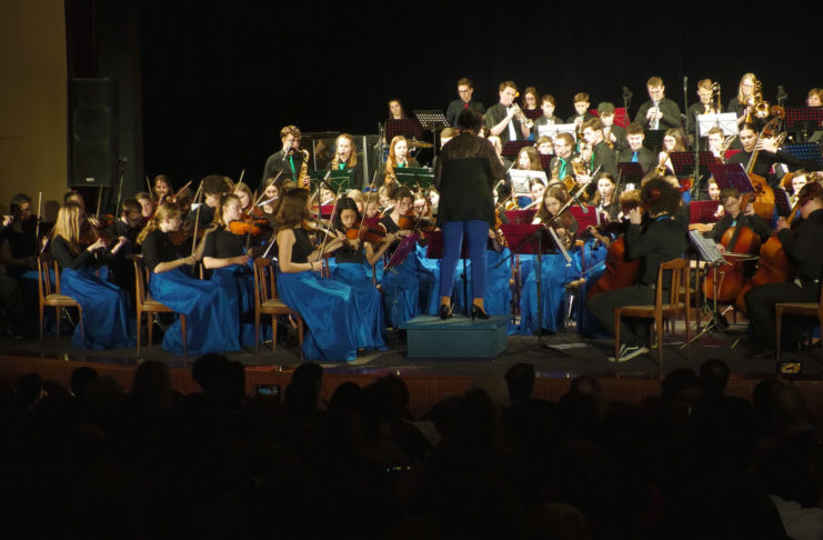 ORCHESTRY MÍSTNÍ ZUŠ, DECAPODA A BLACK BAND, ODEHRÁLY JARNÍ KONCERT
