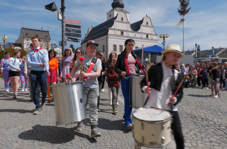 50. – 90. LÉTA MINULÉHO STOLETÍ, TO BYLO TÉMA MAJÁLESU 2023 GYMNÁZIA