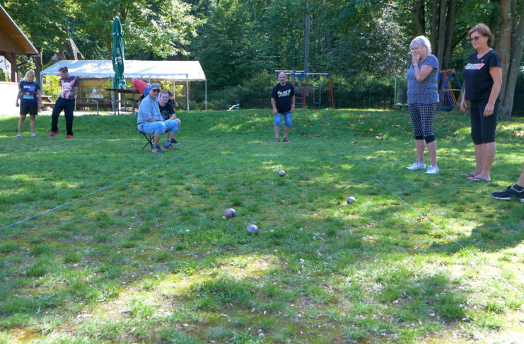 19. VOZEJČEK PETANQUE CUP BYL ZALITÝ SLUNCEM, PŘIHLÁSILO SE 7 TÝMŮ
