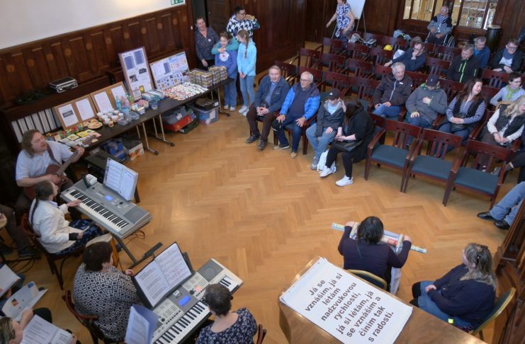 Modré odpoledne v Ústí nad Orlicí připomnělo Světový den autismu