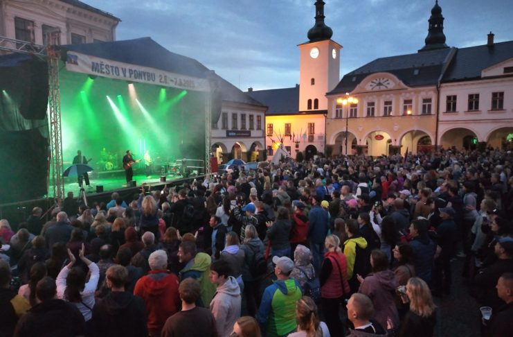 Město v pohybu v Ústí odstartovalo sousedským hodováním a koncerty s Raegem i O5 a Radečkem