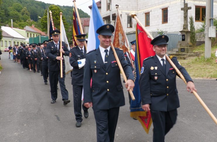 Černovírští hasiči oslavili 80 let českého sboru, polští kolegové předvedli záchrannou akci