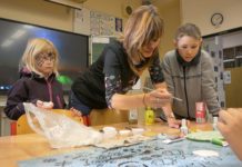 Dýně, alchymie a strašidla: Základní škola v Ústí nad Orlicí zažila halloweenský festival plný zážitků