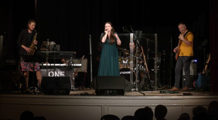 Čtvrt století jazzpopu, kapela One Brain oslavila výročí koncertem plným vzpomínek