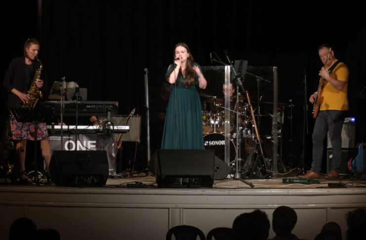 Čtvrt století jazzpopu, kapela One Brain oslavila výročí koncertem plným vzpomínek