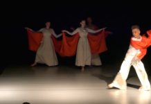 Devatenáctý ročník tanečního večera roztančil Malou scénu, odkaz zakladatelky stále žije